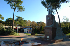 Геленджик. Памятник «Героям Победителям 1941-1945» и Вечный огонь