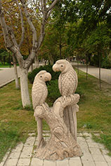 Новороссийск. Скульптура Попугаи