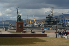Памятник отцам-основателям Новороссийска на набережной