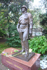 Сочи. Комсомольский сквер. Памятник солдату — сочинцу