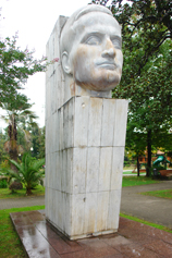 Абхазия. Сухуми. Памятник Ефрему Эшба