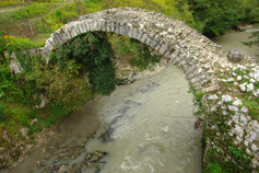 Абхазия. Сухуми. Древний мост Царицы Тамары - Беслетский мост